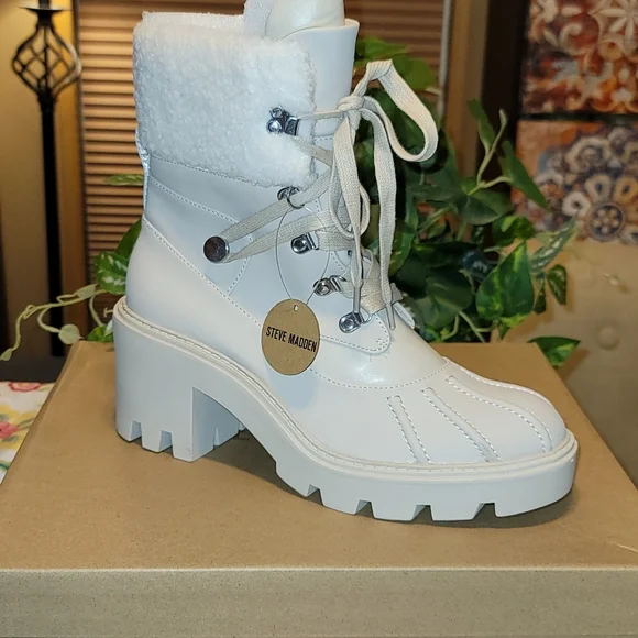 STEVE MADDEN Northern Faux Fur Trim Sand Boot - Picture 7 of 10